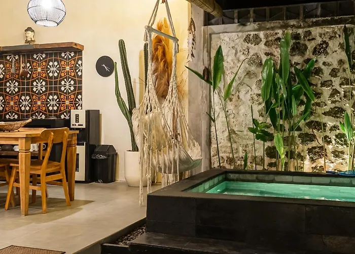 Tropical Stylish Alma 1 Bedroom With Pool And Kitchen ウルワツ